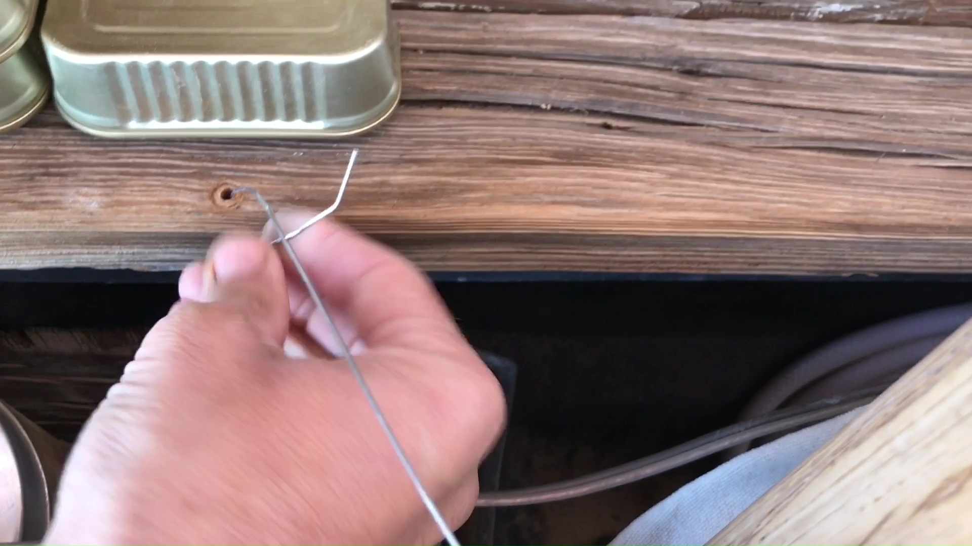 06 Wrapping Wire Around Itself At Base of Fish Can Column 01