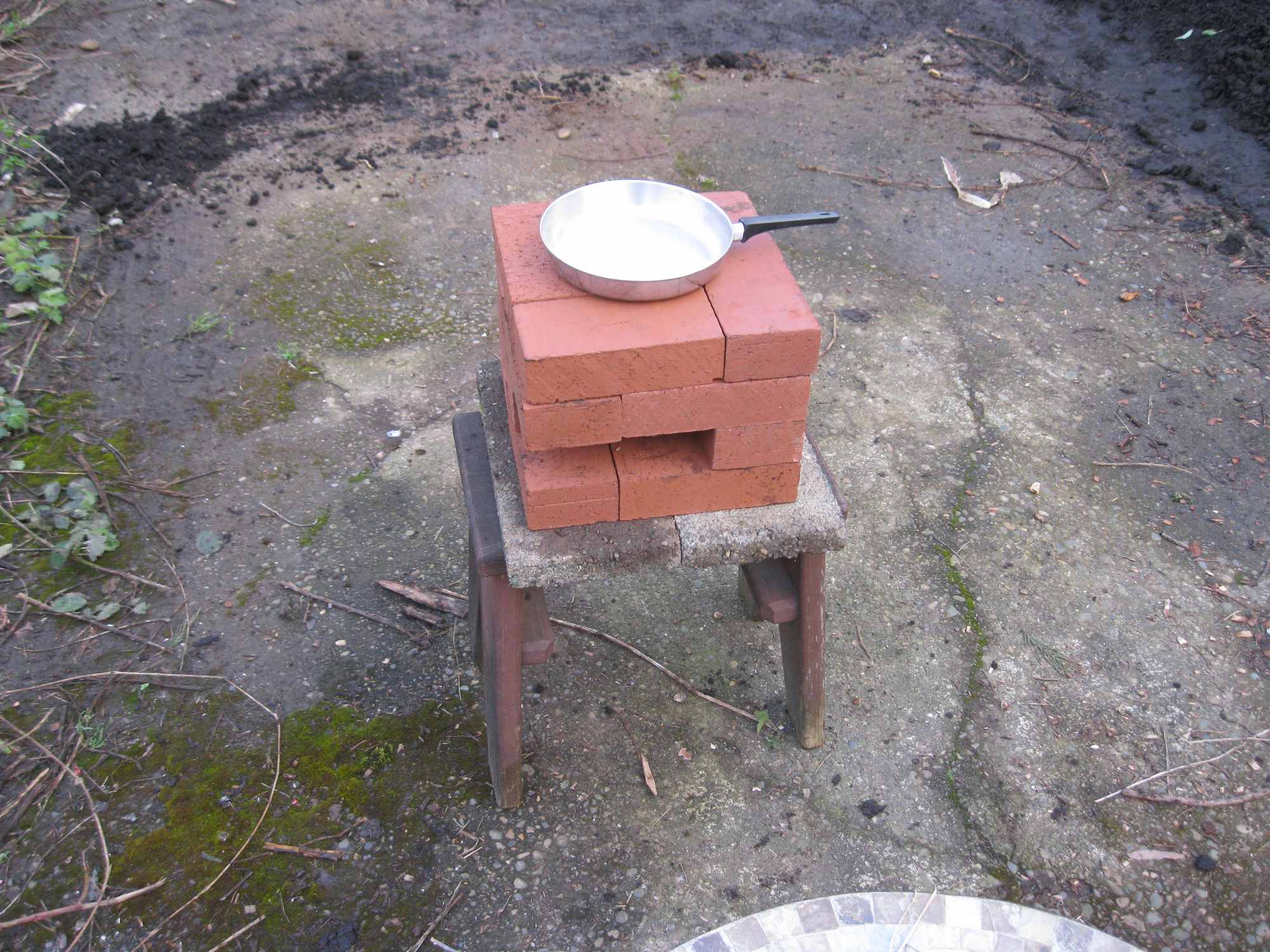 15 Brick Rocket Stove 01