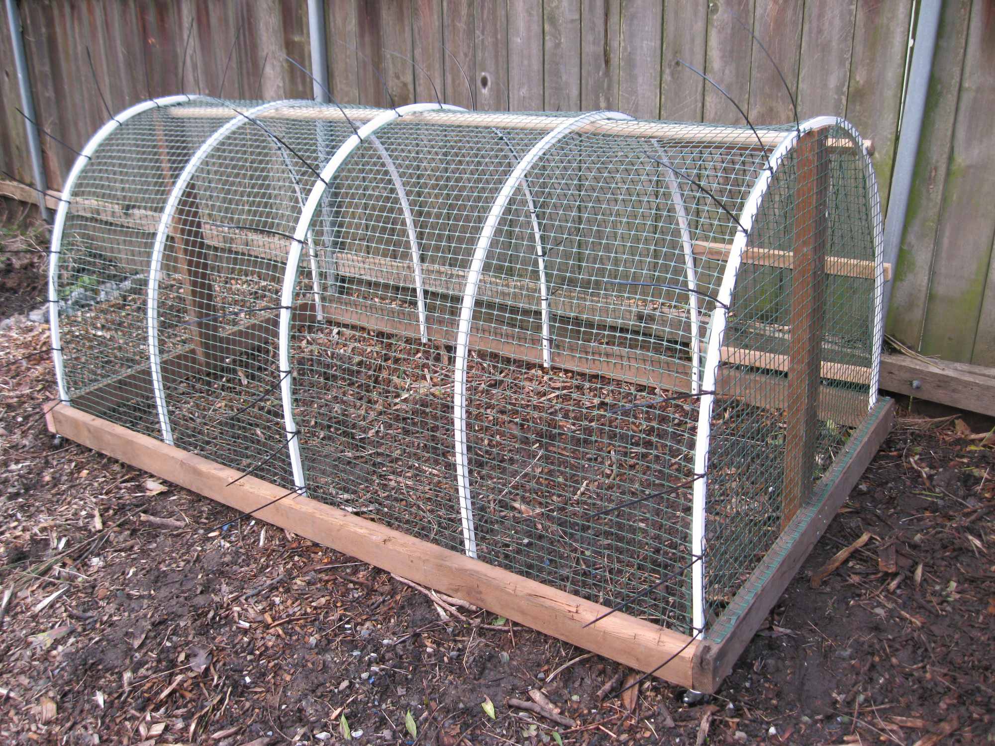 Simple Urban Back Yard Chicken Tractor Design