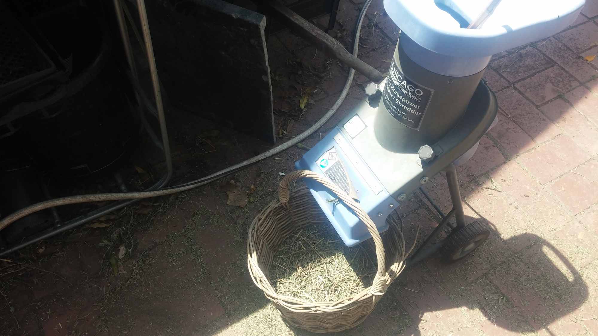 Small Scale Chipper Shredder for Processing Dried Herbs