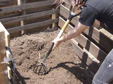 Three Pallet Thermophilic Compost Pile Stall 03